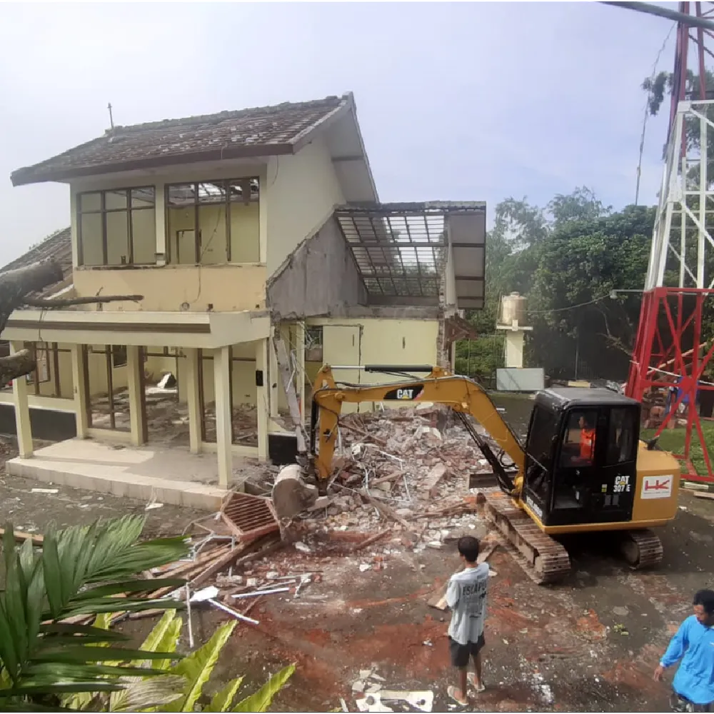 Renovasi Kantor — Renovasi oleh Gasni Aditama